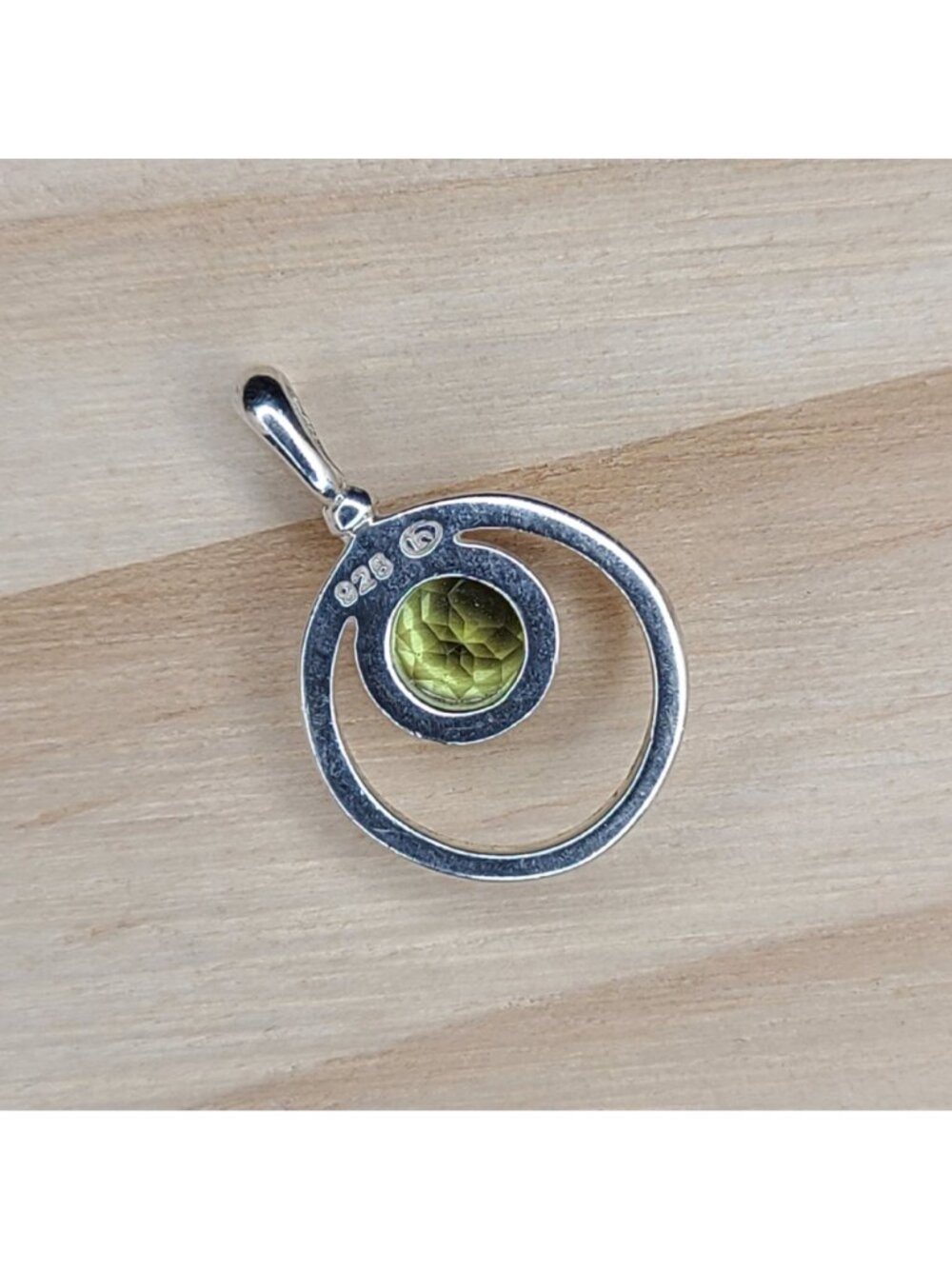 Sterling Silver Circle Pendant With Green Gemstone Accent Vintage .75" - Picture 4 of 6